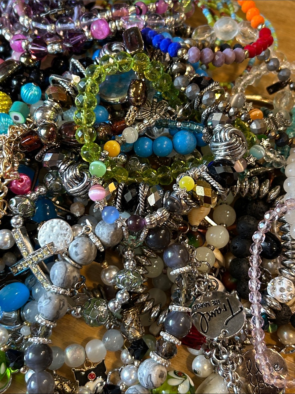 Bundle of bracelets 1lb 10 oz… a lot of glass in this lot
